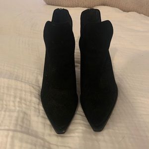 Vince Camuto Black Size 9 Booties